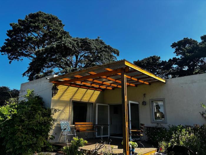 Chalet con amplio parque en Acantilados