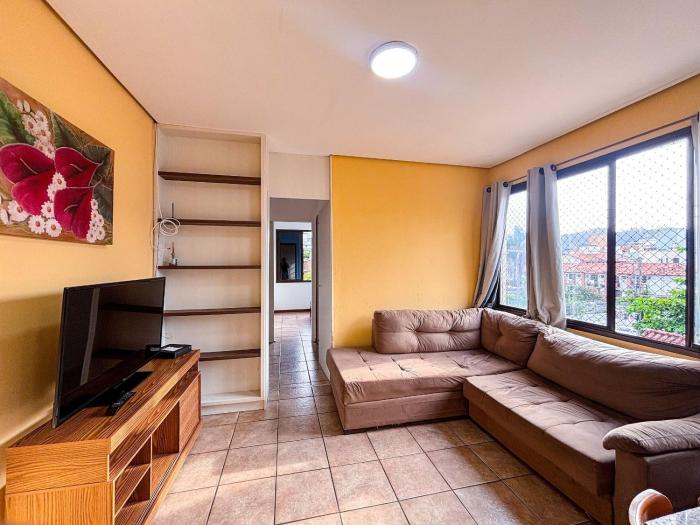 Apê com AC, Garagem | 250m Praia de Canasvieiras