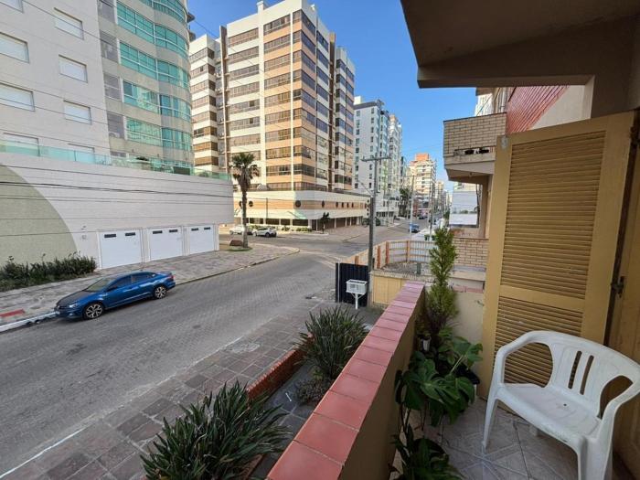 Apto entre Capão e Atlântida a passos do mar