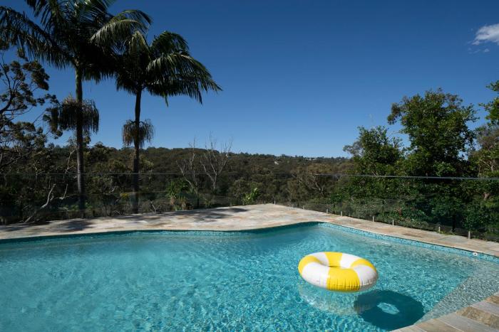 Garigal Retreat with Pool access