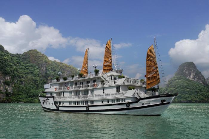 Halong & Bai Tu Long Cruises
