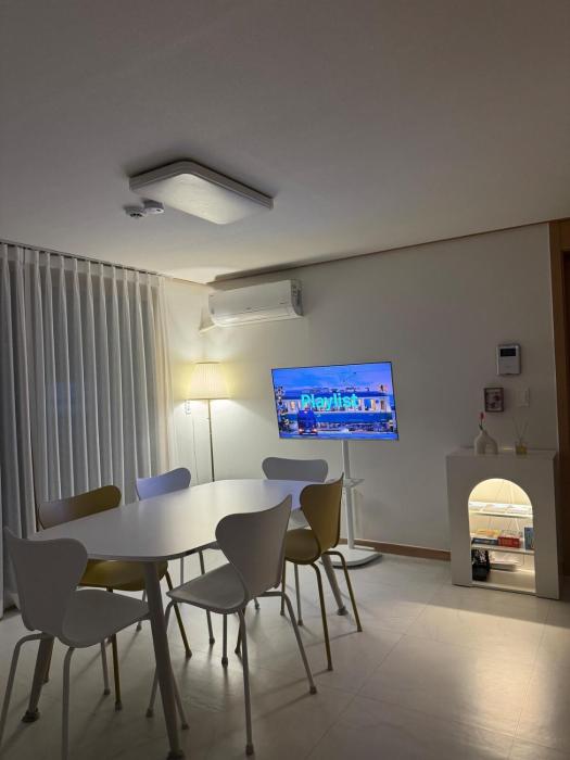 Comfy Hwagok, Gimpo Airport, Seoul, Namsan, Hwagok station 5 minute