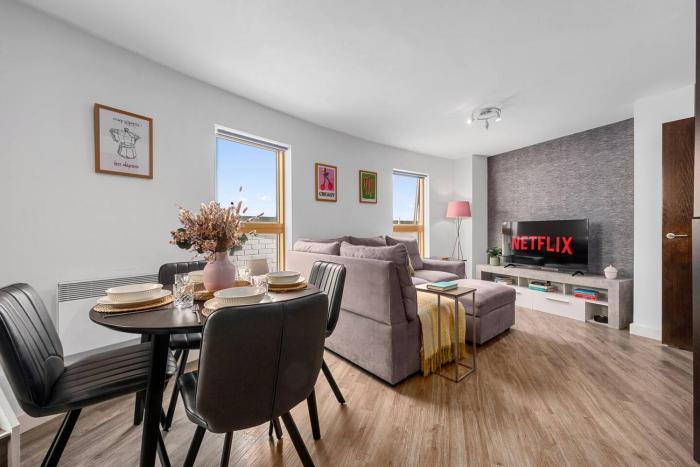 Cityscape MCR Skyline- 2BR, free parking, views