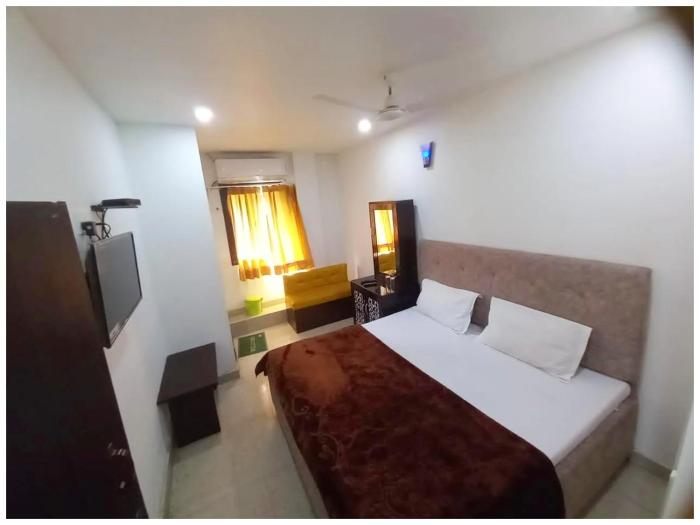 Metro Royal Inn Near Lucknow Railway Station - Free Wifi and Free Parking Facilities # Fully Air conditioning Deluxe Room - Best Hotel In Lucknow