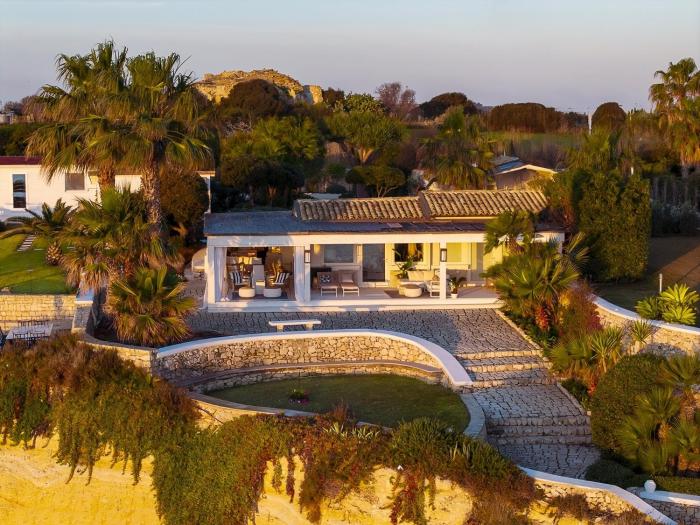 BAIA LAURA 10, Emma Villas