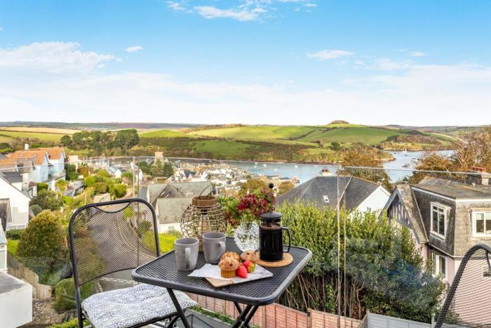 4 Bed in Salcombe oc-r33563