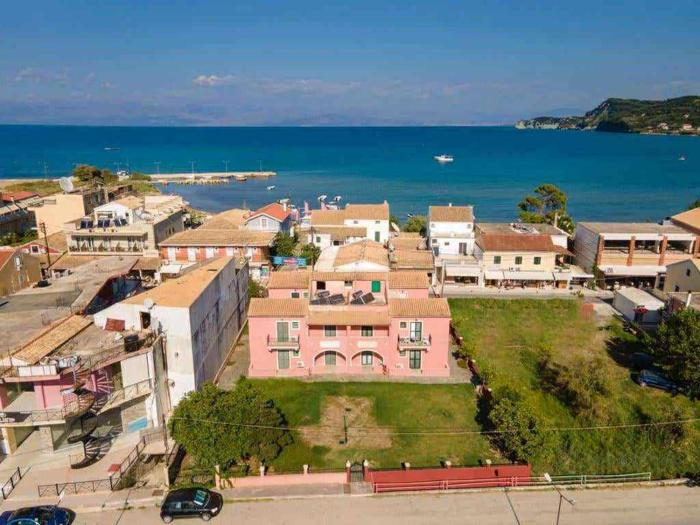 Exclusive Alexandra Apartments