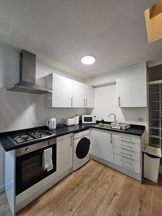 Bright Stylish 2-Bedroom City Flat Cowley Oxford