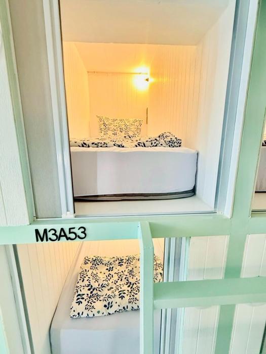 Easy Monday Capsule Hotel Bangkok