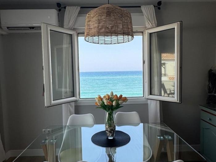 Horizonte Roquetas - Primera Línea de Playa con Vistas al Mar