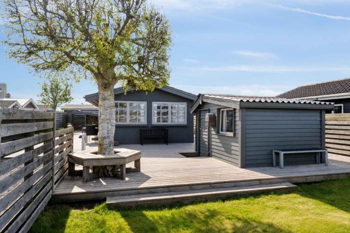 Lovely Cottage Near Beautiful Bathing Beach