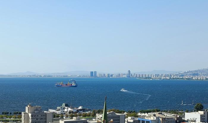 Tam Deniz Manzaralı Şehir Merkezinde