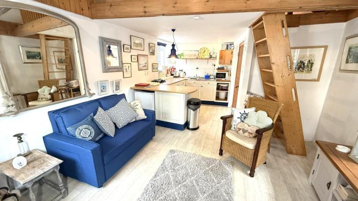 The Cabin - Hidden Retreat in the Heart of Salcombe