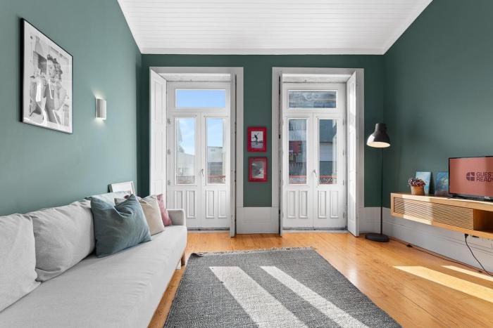 GuestReady-Cozy Duplex in Portos Vibrant Heart