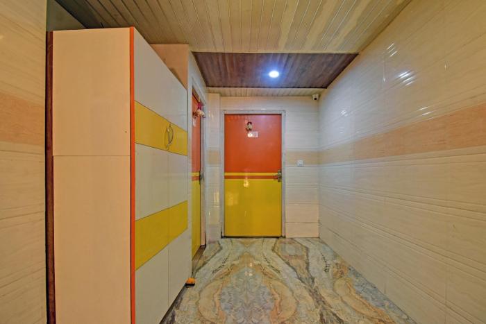 Hotel O The Royal Inn