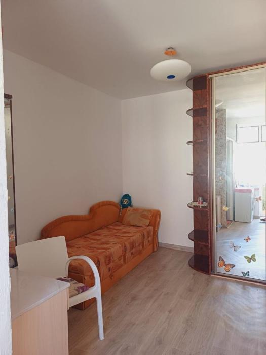 біля оперного