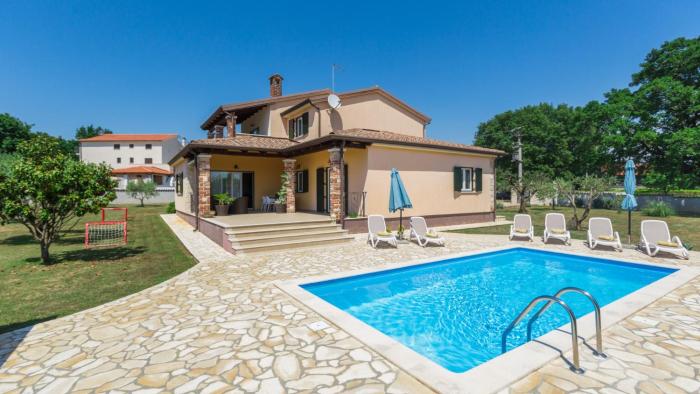 Beautiful villa Pianta with pool in Porec