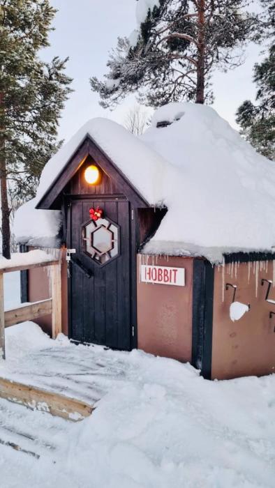 Camp Caroli Hobbit Hut
