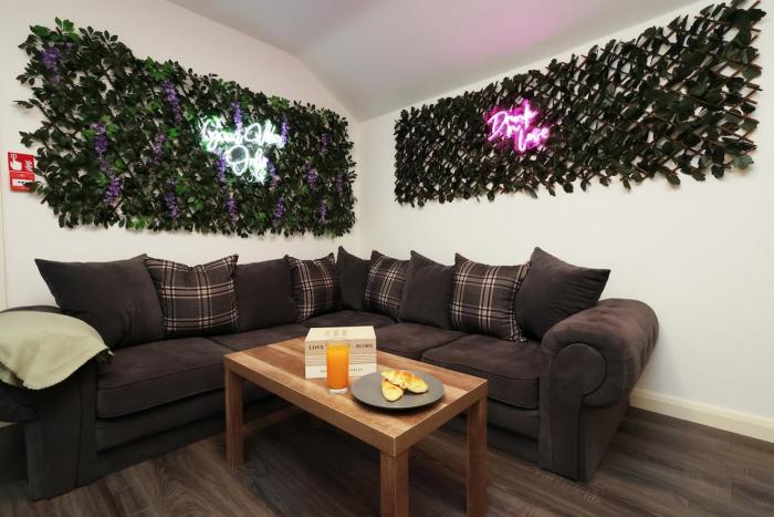 City Central Work-Friendly Studio 1BR