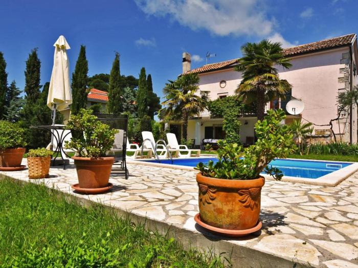 Holiday Home mit Privatpool für 6 Personen ca- 165 m² in Kosinozici- Istrien - Porec und by Interhome