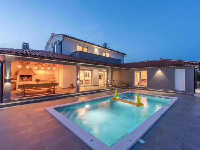 Holiday Home Villa Casa Mara mit beheiztem Pool by Interhome