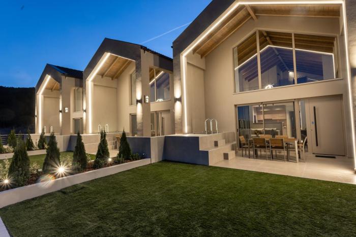 Monte Vista Luxury Villas by Raise