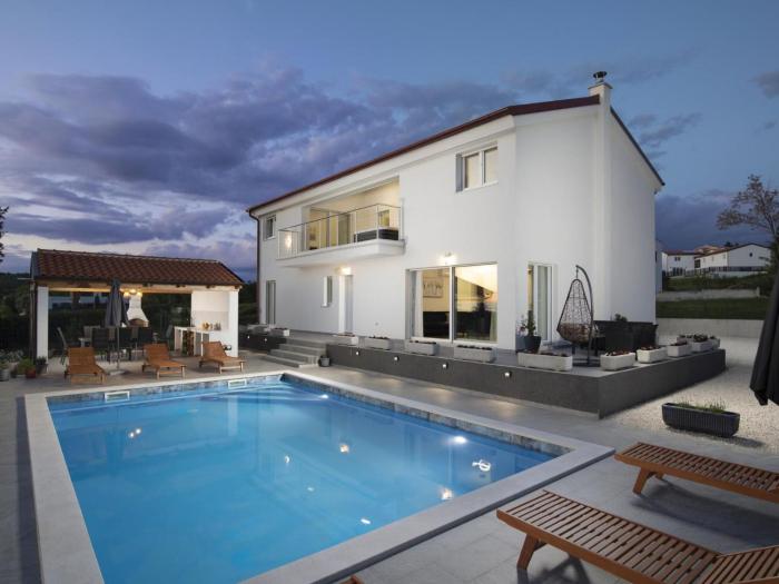 Holiday Home Villa Euphoria mit Pool- Sauna und Whirlpool by Interhome