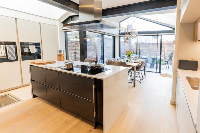 Gratton House - Cheltenham Apartment