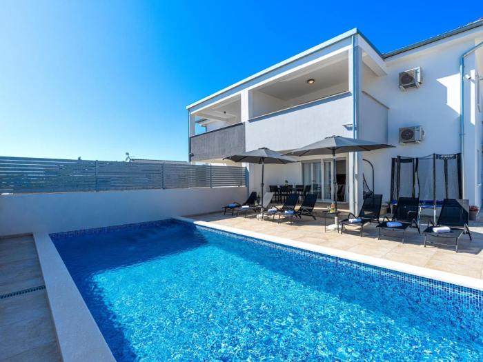 Holiday Home Villa Ema und Ana by Interhome