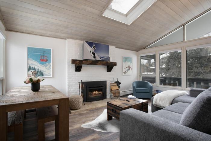 929 Red Sandstone condo