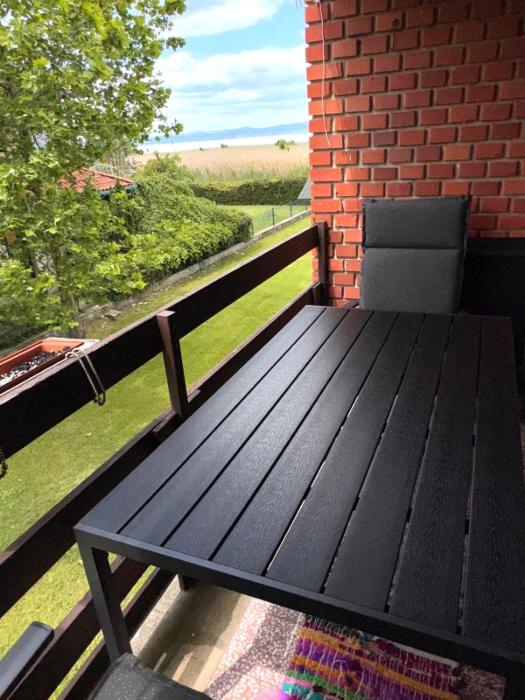 Panoráma apartman Zamárdi, kilátás a tóra, terasz