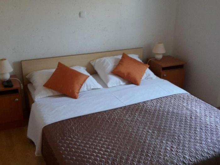 Apartment für vier Personen mit Terrasse by Interhome