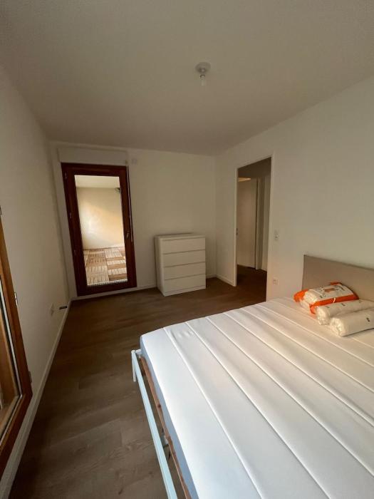 Quiet and modern apartment, with loggia and parking, ideal for couples