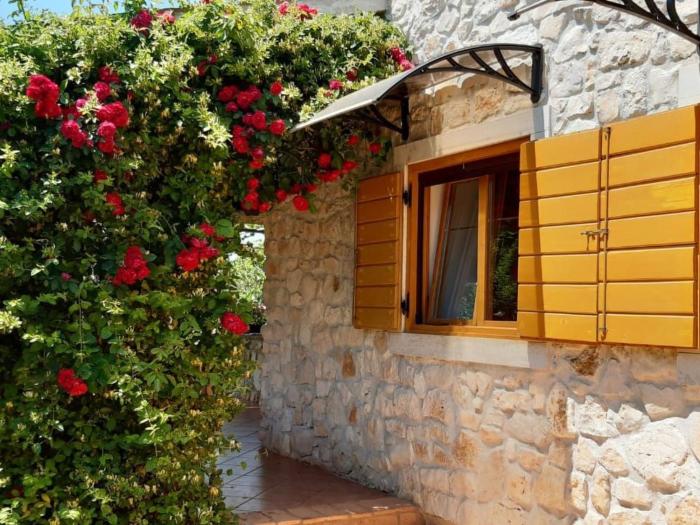 Holiday Home mit schönem Garten und Sonnenterrasse by Interhome