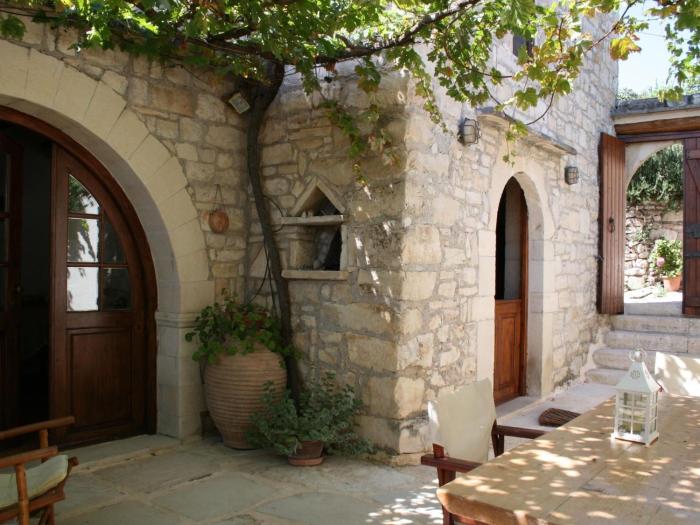 Holiday Home in Douliana mit Großem Balkon by Interhome