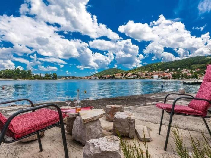 Holiday Home Steinhaus in Strandnähe mit Whirlpool by Interhome