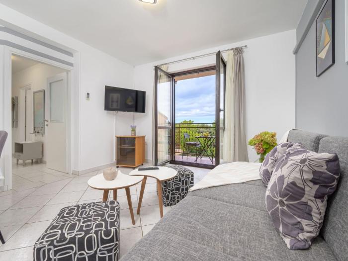 Apartment Stilvoll eingerichtete Ferienwohnung 4 by Interhome