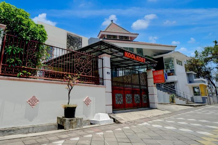 OYO 94899 Homestay Syariah Near UPN