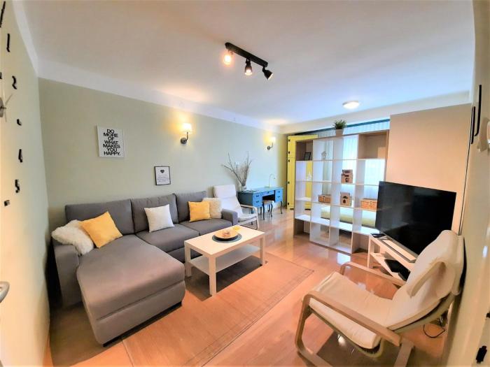 Apartment Schöne neu renovierte Wohnung in der Nähe des Zentrums by Interhome