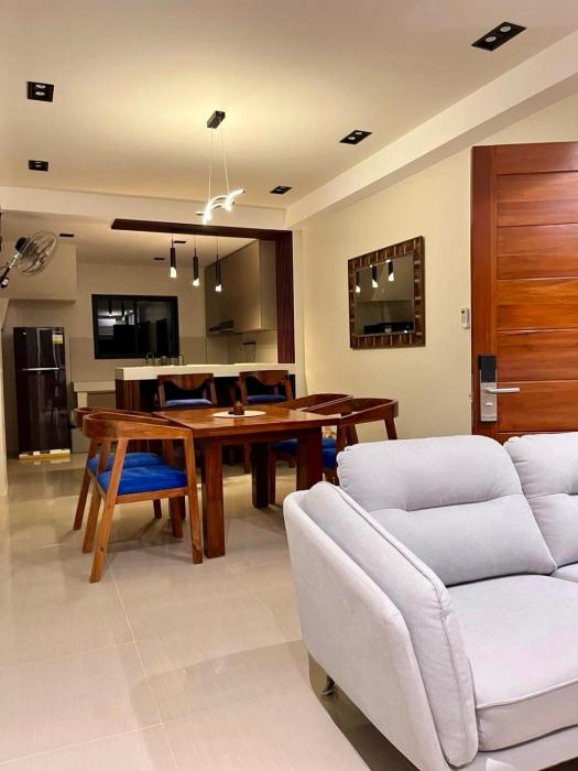 2BR Modern Cocoon-Near Beach, Subic Bay Yacht Yacht, Inflatable Island