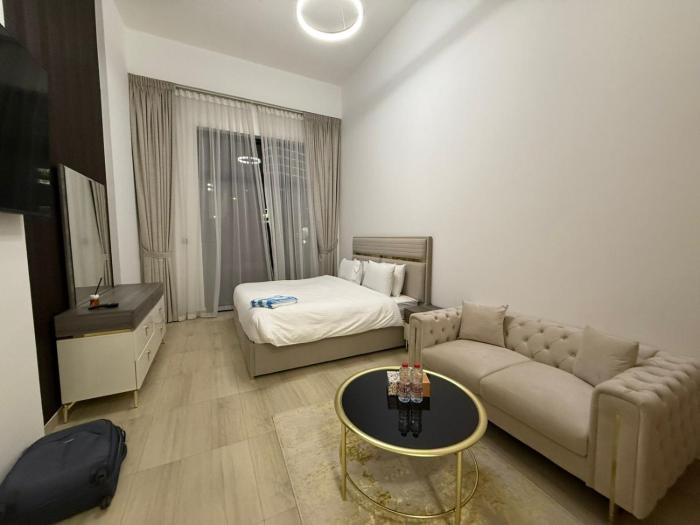 Chic Studio Living Elysee III by Pantheon