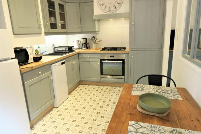 Maison de charme entièrement rénovée avec Wifi à 200m du centre de PERROS-GUIREC Ref 935