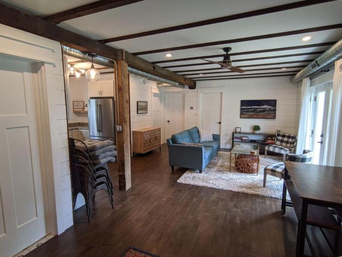 Historic Barn - 2 Bedroom Apartment Close To Legoland NY