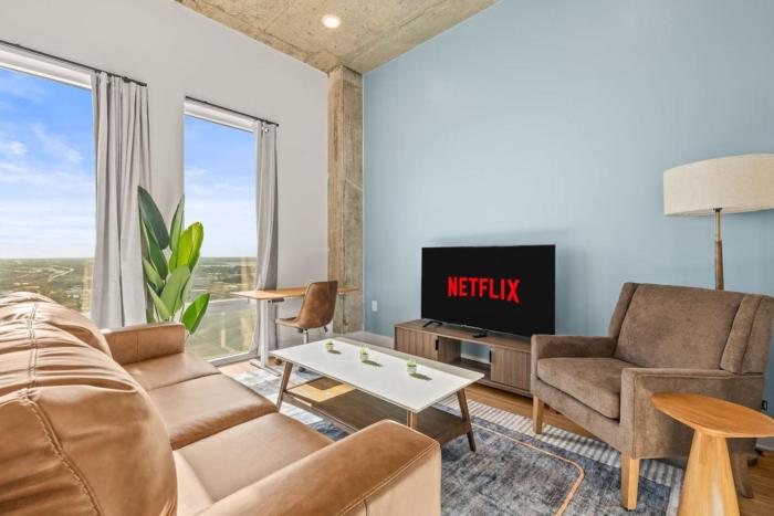 Cozy Channelside 1BR Near DT Free Pool and Gym