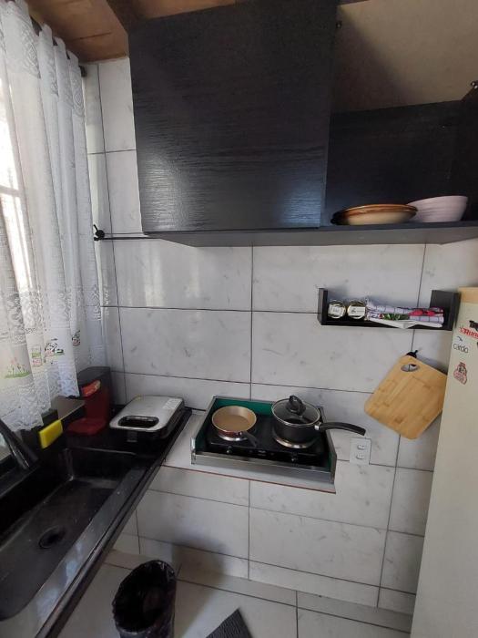 Kitnet Micro casa com varanda e privacidade