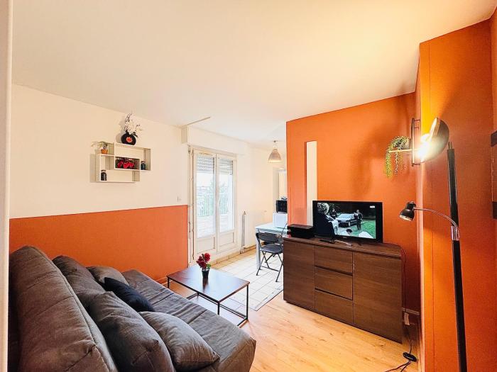 SUPERBE APPARTEMENT 2 PIÈCES AVEC GRANDE TERRASSE