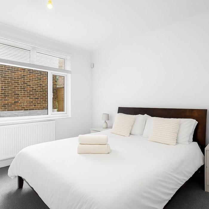 Knightsbridge, Brompton Road Apartment by Harrods