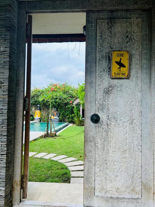 Uluwatu spacious 3BR Villa center Bingin