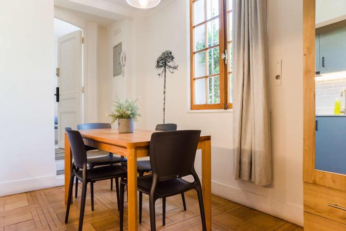 Chic 1BR Suite in Salvador Sleeps 3 Near Metro