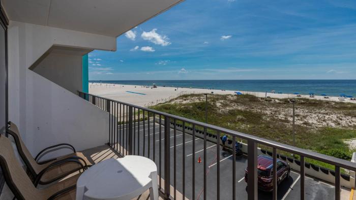 Island Winds East 204